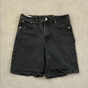 GAP 10” high rise Bermuda shorts